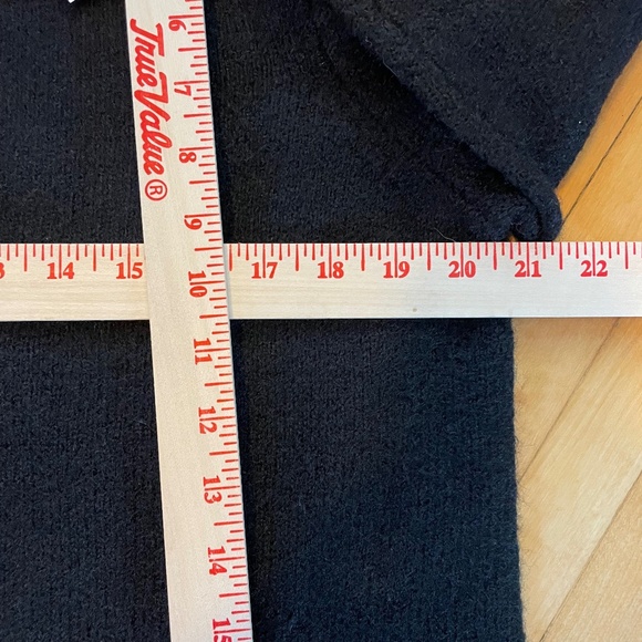 VINEYARD VINES NWT Sweater Knit Lady Jacket Gold Logo Buttons Boxy Fit Preppy - Picture 11 of 12